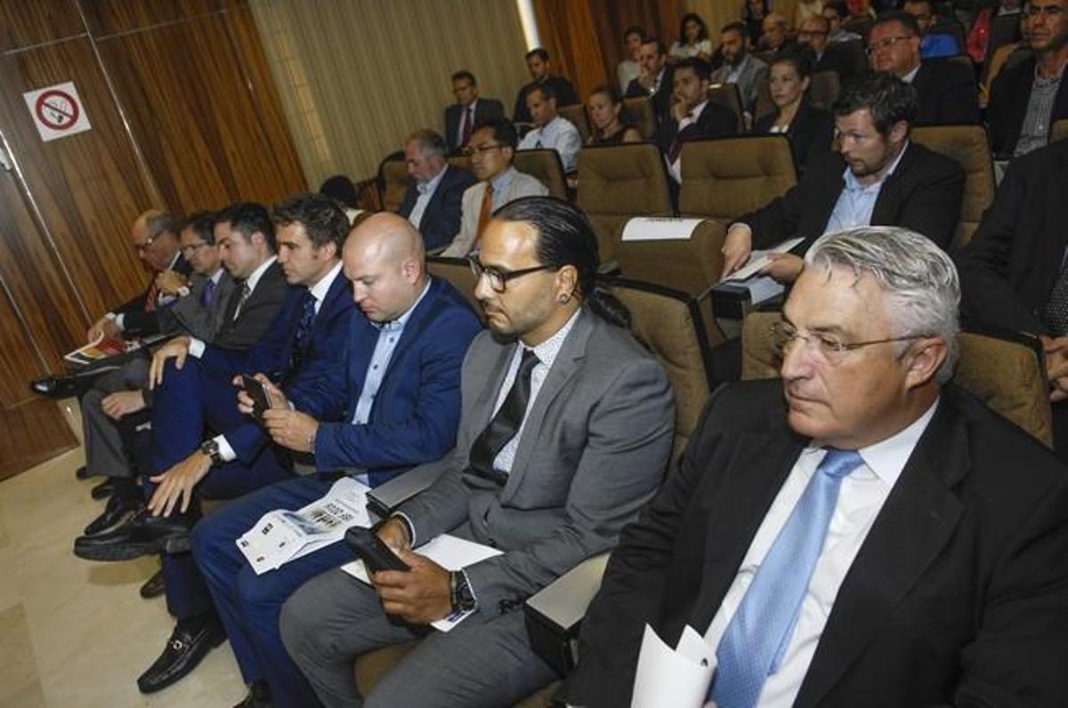 FORO DE INTERNACIONALIZACION DEL PUERTO DE LA ...