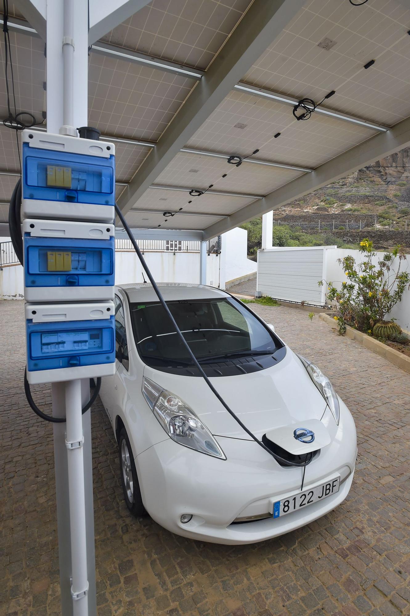 Instalación fotovoltaica para autoconsumo eléctrico en una vivienda del pueblo de Cardones (Arucas)