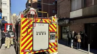 "Tuve que saltar de terraza en terraza": así sufrieron los vecinos el incendio mortal de L'Hospitalet el día de Reyes