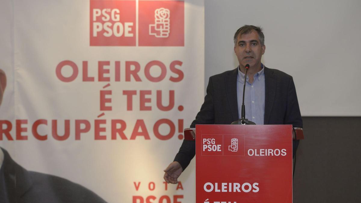 El exconcejal, exportavoz y excandidato a la Alcaldía del PSOE de Oleiros, Jorge Pérez, en un acto.