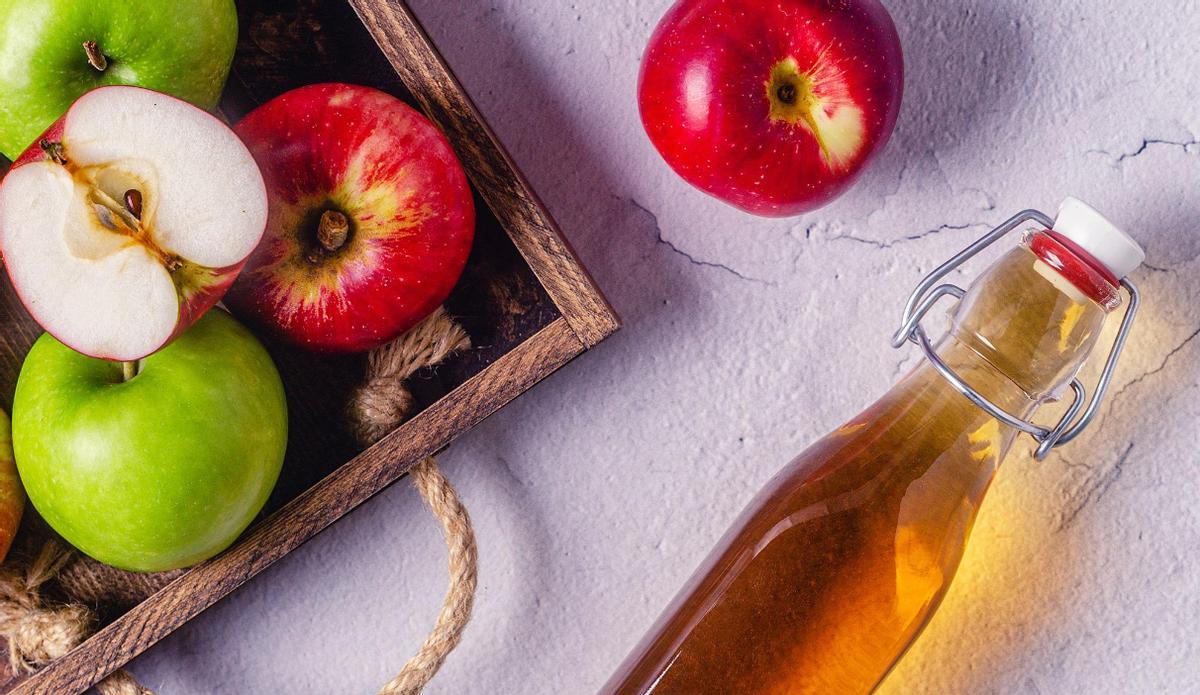 El vinagre de manzana es un complemento valioso para aquellos que buscan perder peso de manera natural.