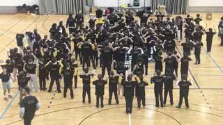 La Federació Catalana promociona la Lluita a La Mina entre les escoles de Sant Adrià de Besòs: ‘Llença’t a la Lluita’