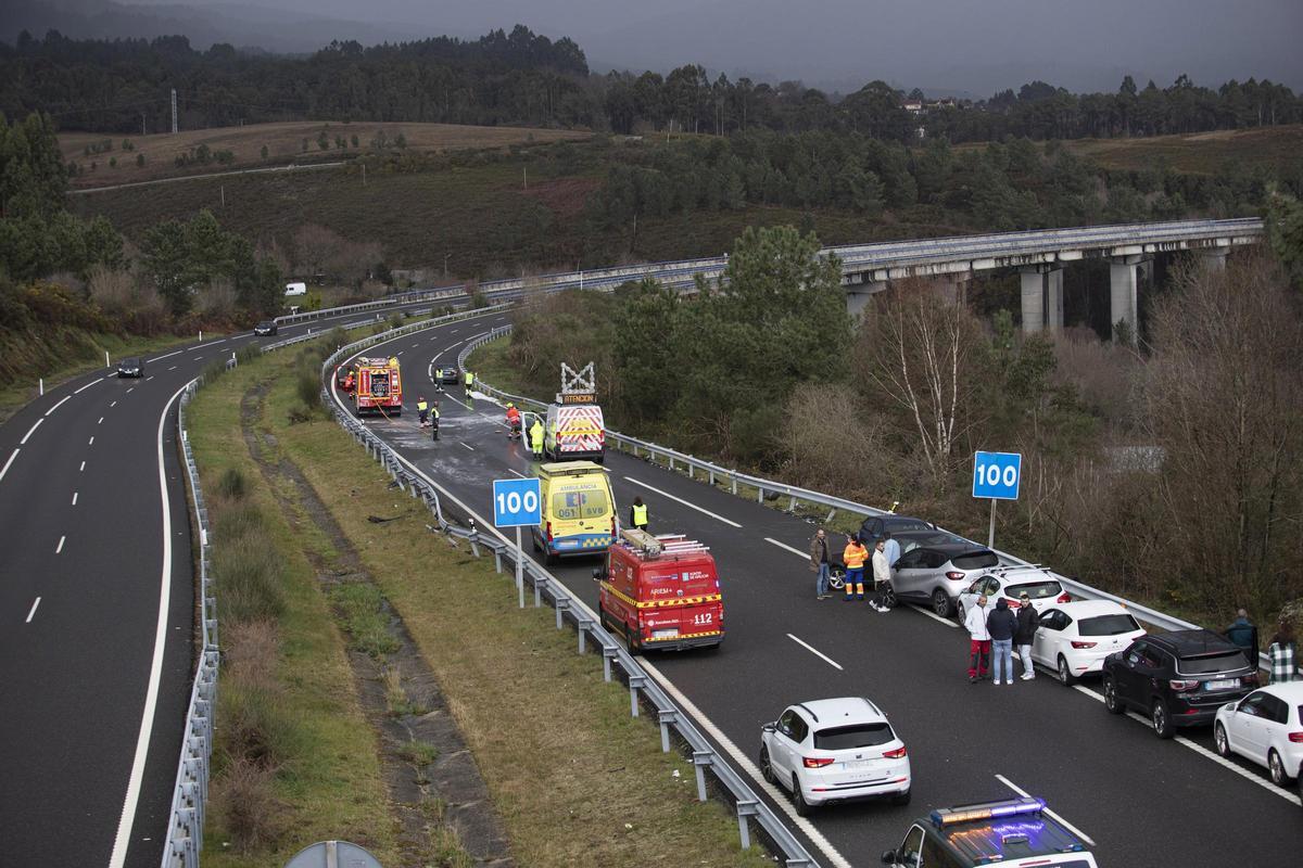Accidente múltiple en la AP-52 con más de una decena de coches implicados