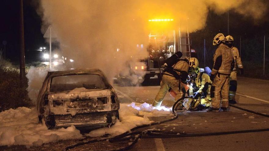 Incendio de un coche en Son Ferriol