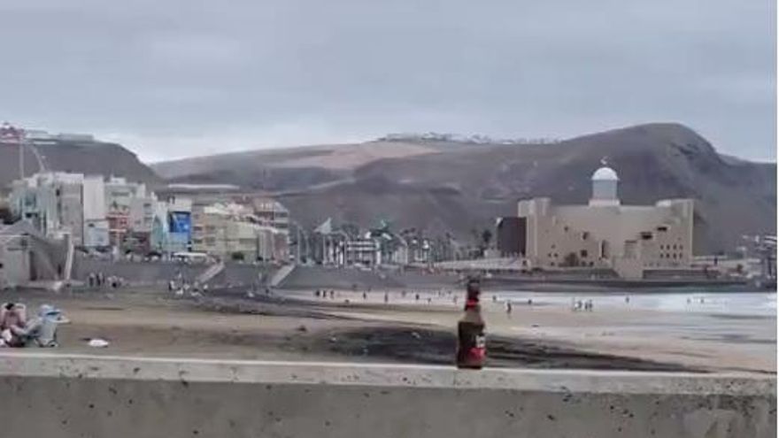 Incivismo en Las Canteras