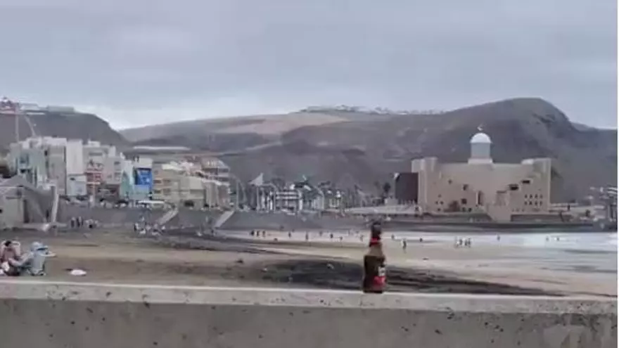 Incivismo en Las Canteras