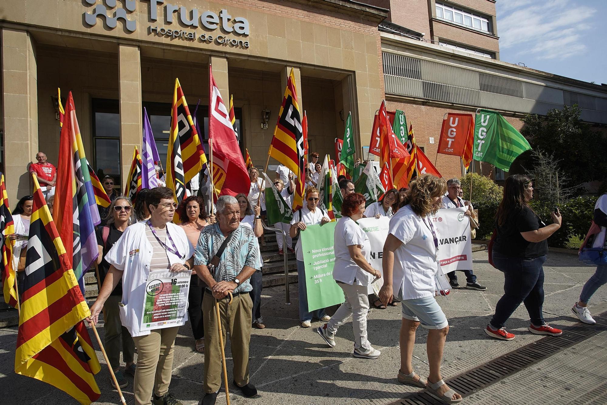 Les fotos de la protesta dels sanitaris gironins per tenir millores laborals