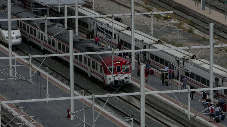 Fomento prevé abrir en verano la nueva línea de cercanías entre Alicante y Villena