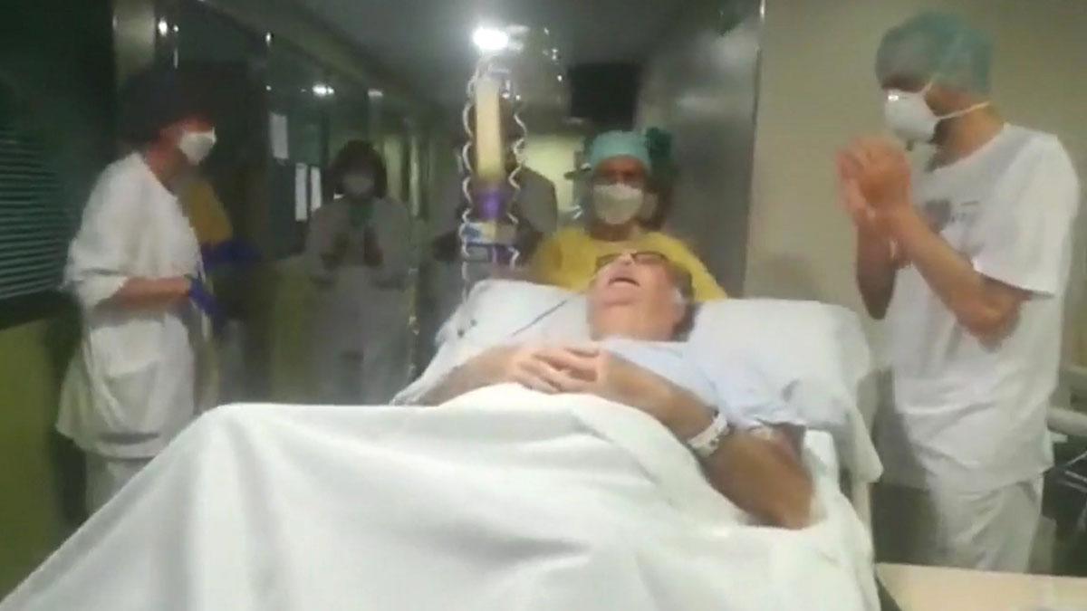 Un paciente con coronavirus de 68 años sale de la UCI tras 75 días intubado