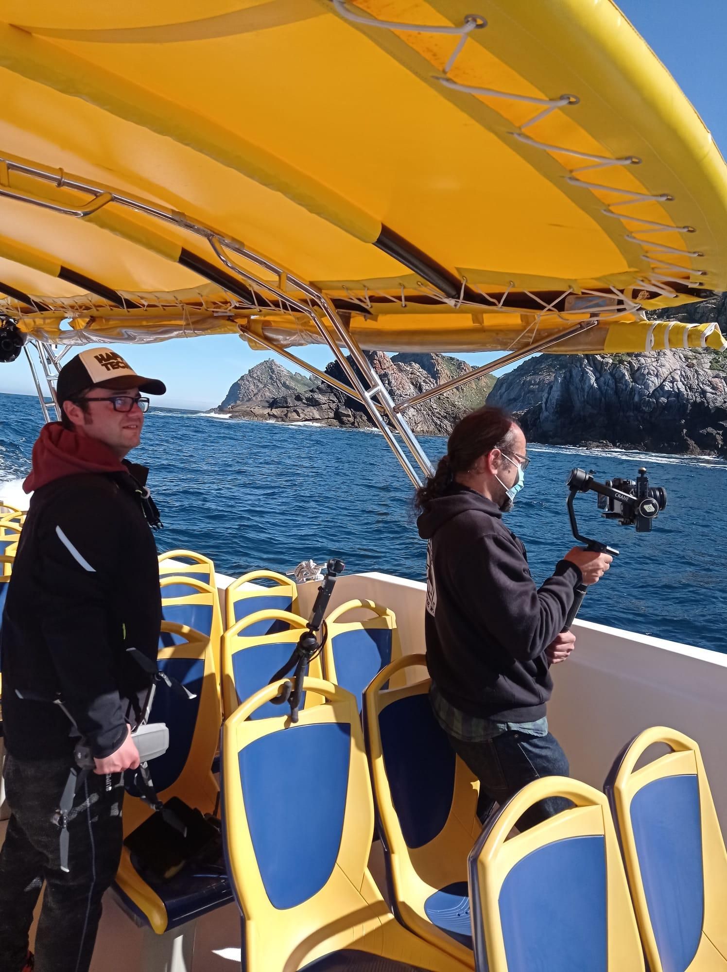 Pasajeros a bordo del  “Albatross Fast Boat”.