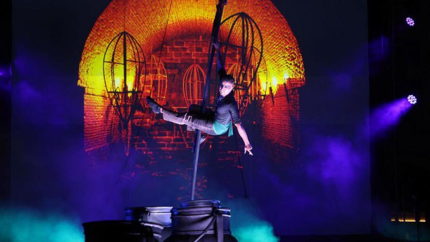 Espectáculo de apertura de la Feira Franca por Pablo Méndez.  | | G.S.