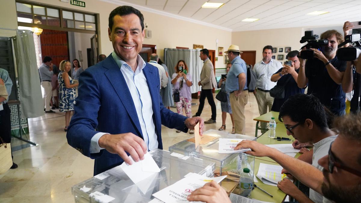 El presidente del PP andaluz, Juan Manuel Moreno, votó en Málaga este 23J.