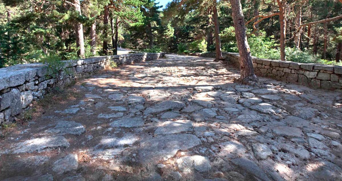 Todavía se conserva la calzada romana en Cercedilla.