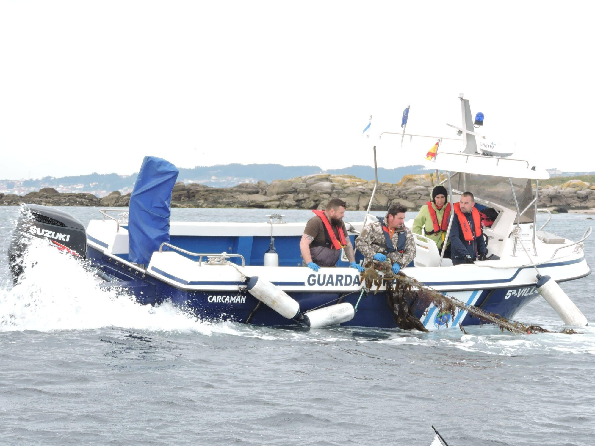 Así se lucha contra la basura marina en Areoso