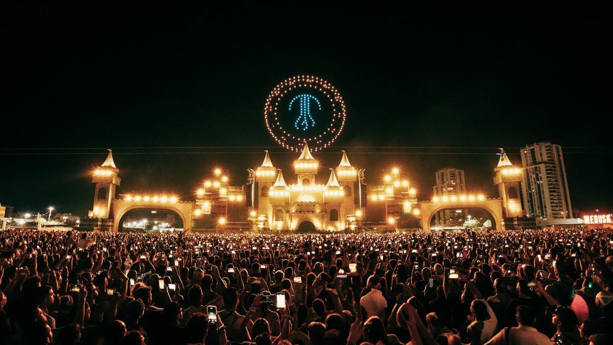 Marchica Formigal Medusa Festival | 200 drones de luz protagonizan un inédito espectáculo visual en el Pirineo a 100 metros de altura Marchica Formigal Medusa Festival | 200 drones de luz protagonizan un inédito espectáculo visual en el Pirineo a 100 metros de altura