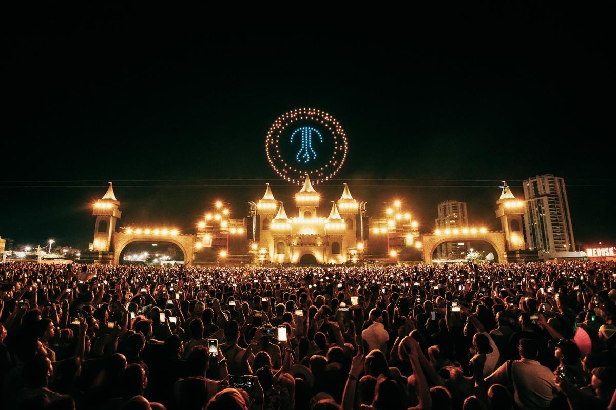 El espectáculo aéreo del Medusa aterriza en Marchica de Formigal.