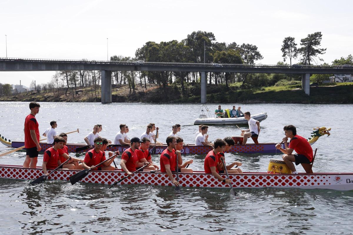 Una anterior regata entre la UVigo y la Escuela Naval
