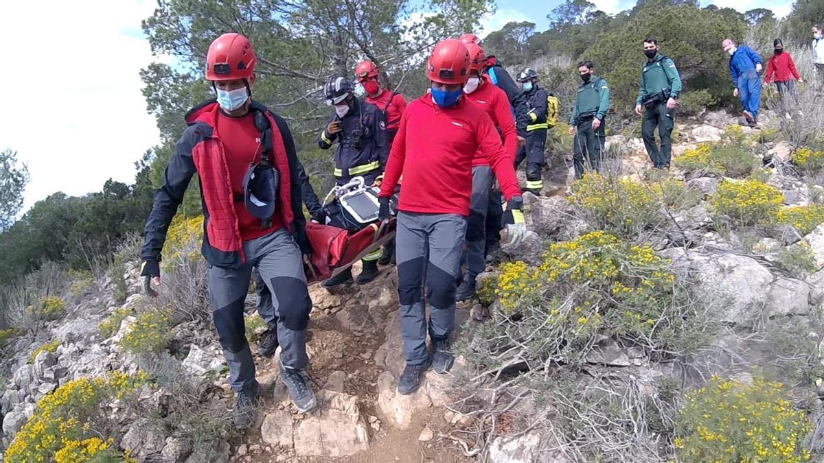 Rescate del hombre desde la cima de es Cap Nunó. Bomberos de Ibiza