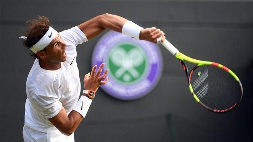 Nadal supera su debut en Wimbledon con facilidad