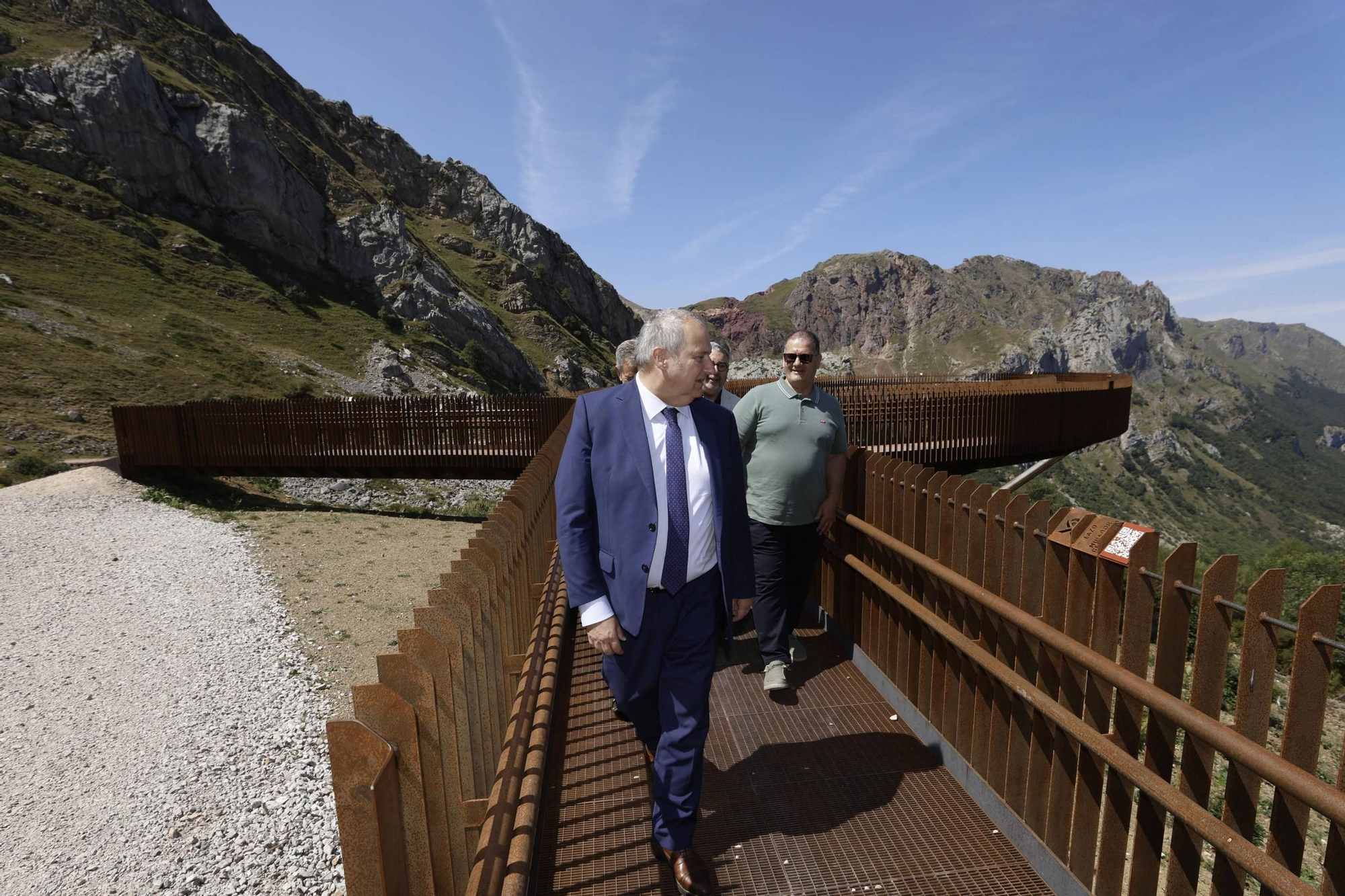Así fue la visita del ministro Jordi Hereu al mirador de La Farrapona