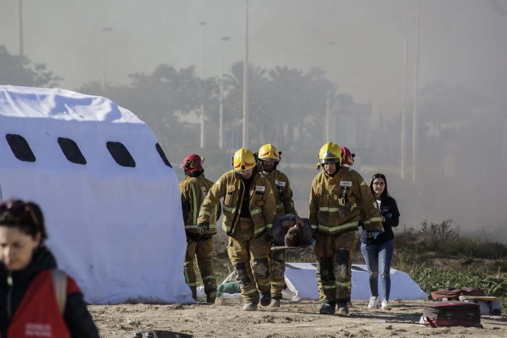 Más de 500 efectivos participan en un simulacro de accidente aéreo