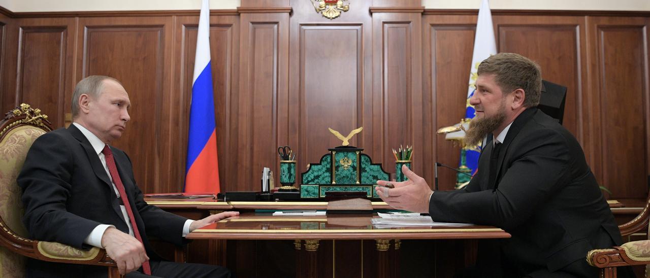 Vladímir Putin, con Ramzán Kadírov.