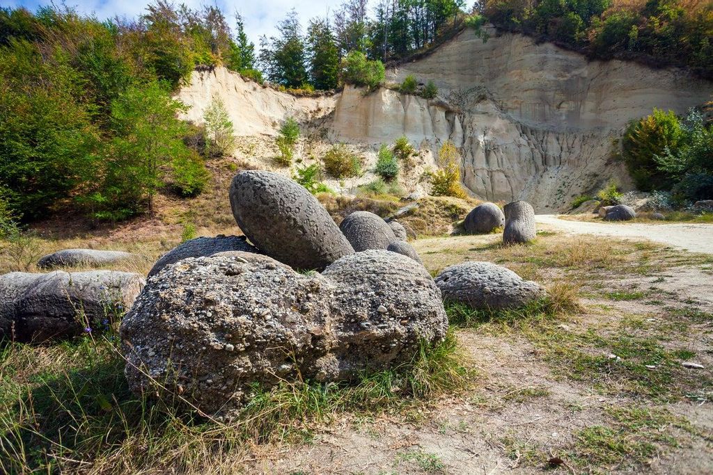 Trovants, Rumanía