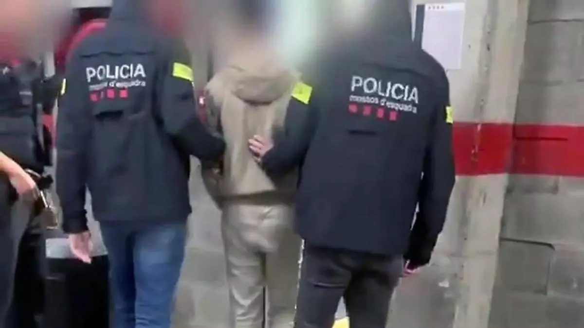 Los Mossos detienen al administrador de un canal de Blocus por incitar a saquear comercios en Lleida