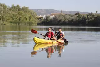 El Imtur potencia el turismo de naturaleza con paseos en kayaks por el Guadalquivir