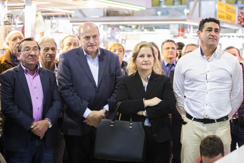 Autroridades y representantes de las Lonjas acudieron a la presentación de Llotja de Peix.