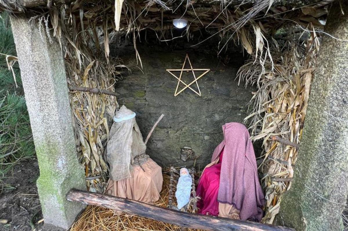 El Portal de Belén recreado en esta aldea de Forcarei.