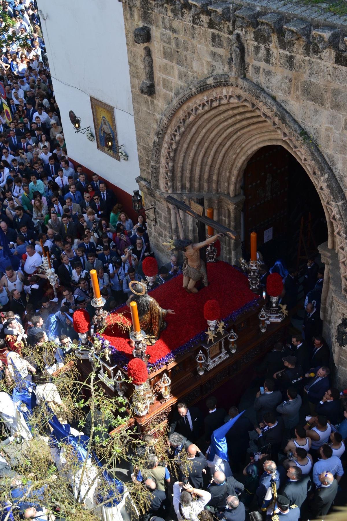 Salida del Cristo de la Buena Muerte.