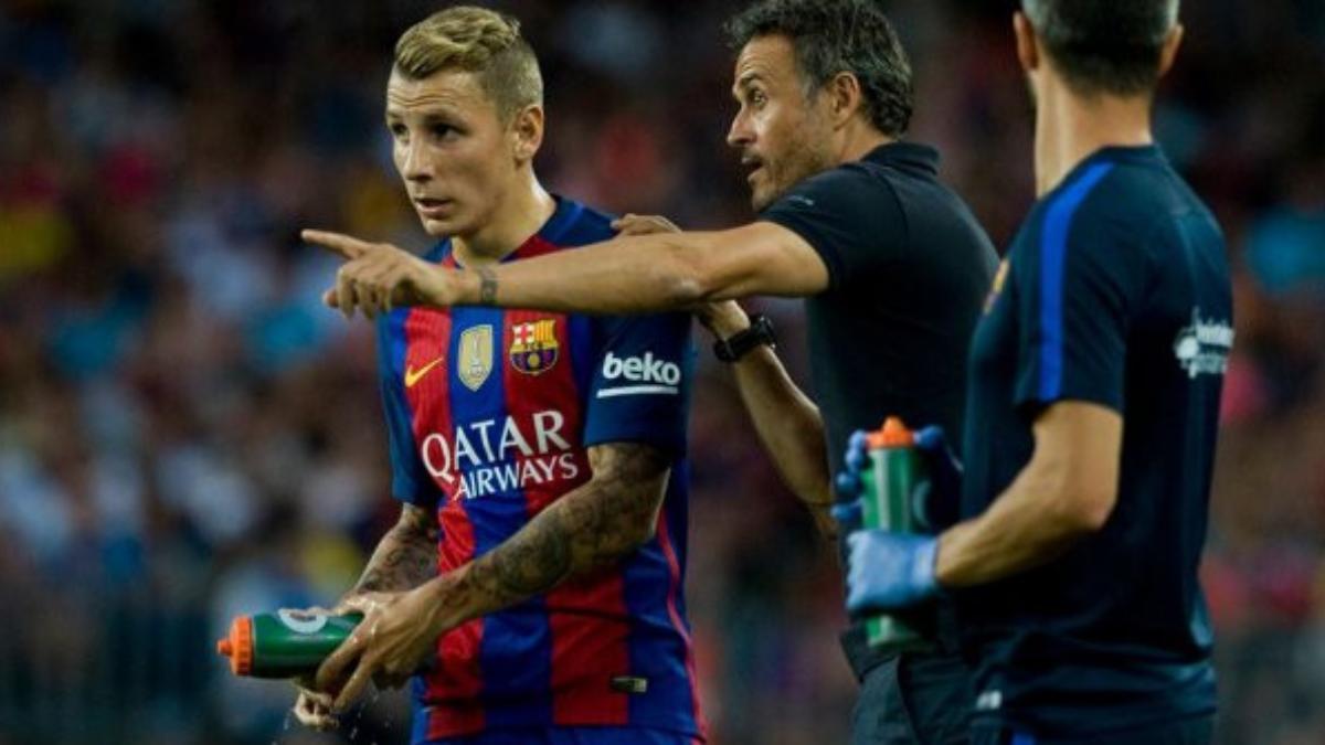 Luis Enrique dirigió a Lucas Digne en el Barça
