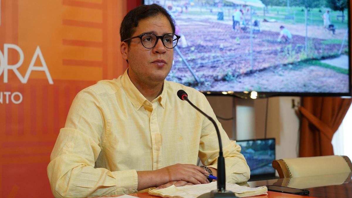 El concejal Pablo Novo, que se perfila como sustituto de Guarido, este jueves en una rueda de prensa.
