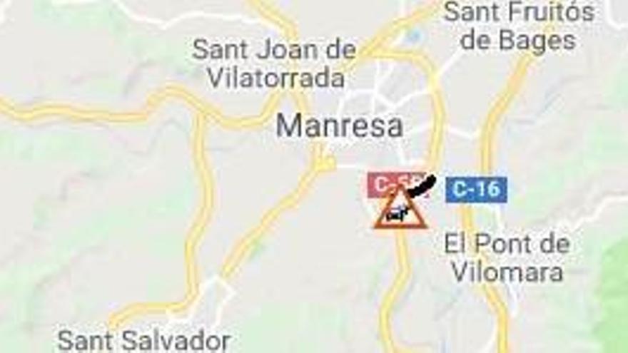 Un accident amb quatre vehicles implicats embussa la C-55, a Manresa