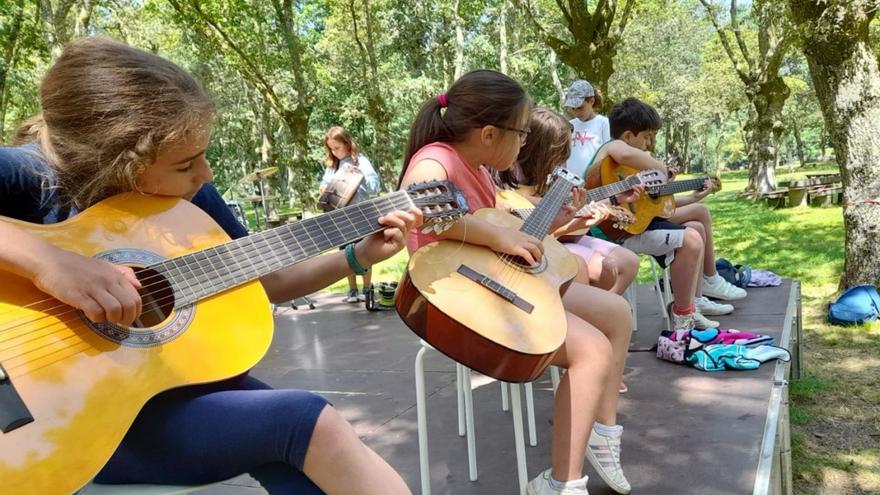 Niños, música y naturaleza