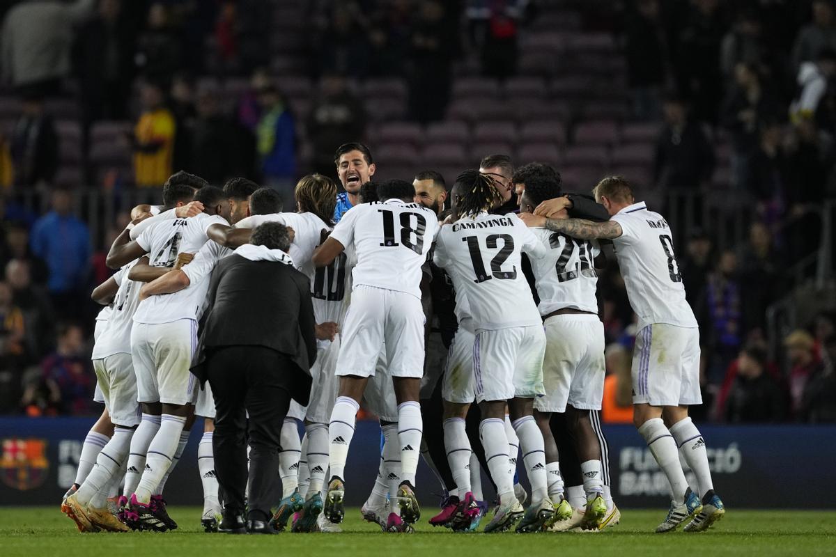 Real Madrid’s players celebrate at the end of the Spanish King’s Cup semifinal second leg soccer match between FC Barcelona and Real Madrid at Spotify Camp Nou stadium in Barcelona, Spain, 05 April 2023. EFE/Alejandro Garcia