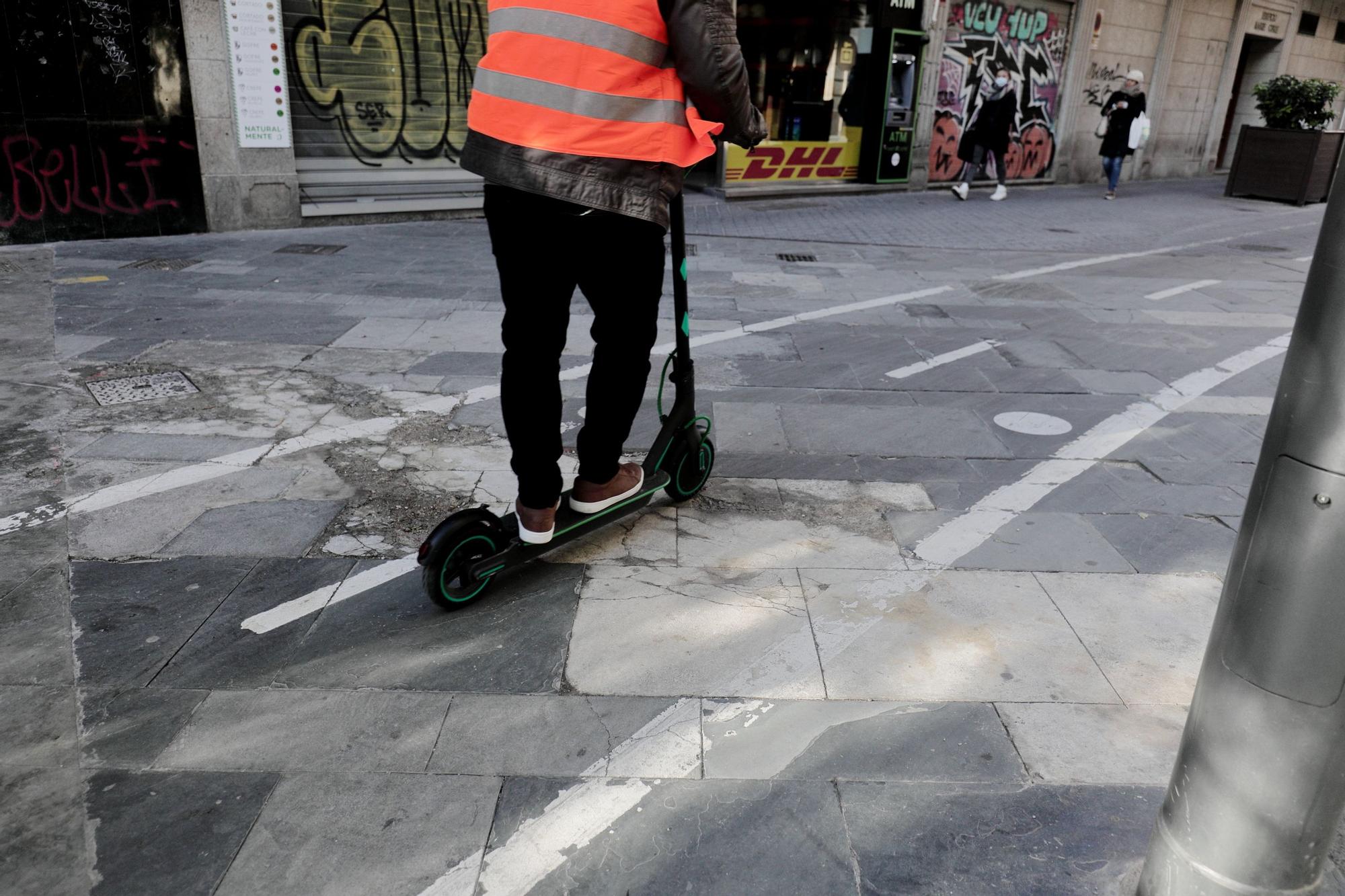 El pavimento de la plaza de España de Palma continúa degradándose
