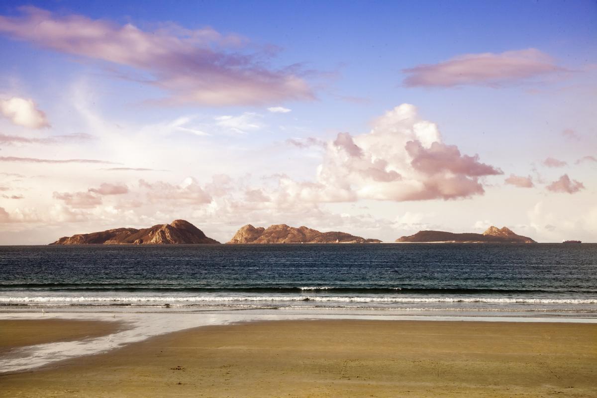 Vista de las Islas Cíes desde la playa