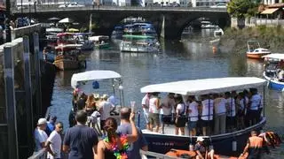 Nuevo chapuzón en Os Caneiros, la fiesta de las dos caras
