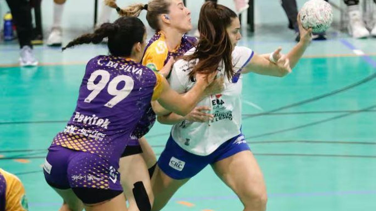 El Elda Prestigio acaricia la permanencia tras ganar al Motivemarket.com Gijón (16-18).