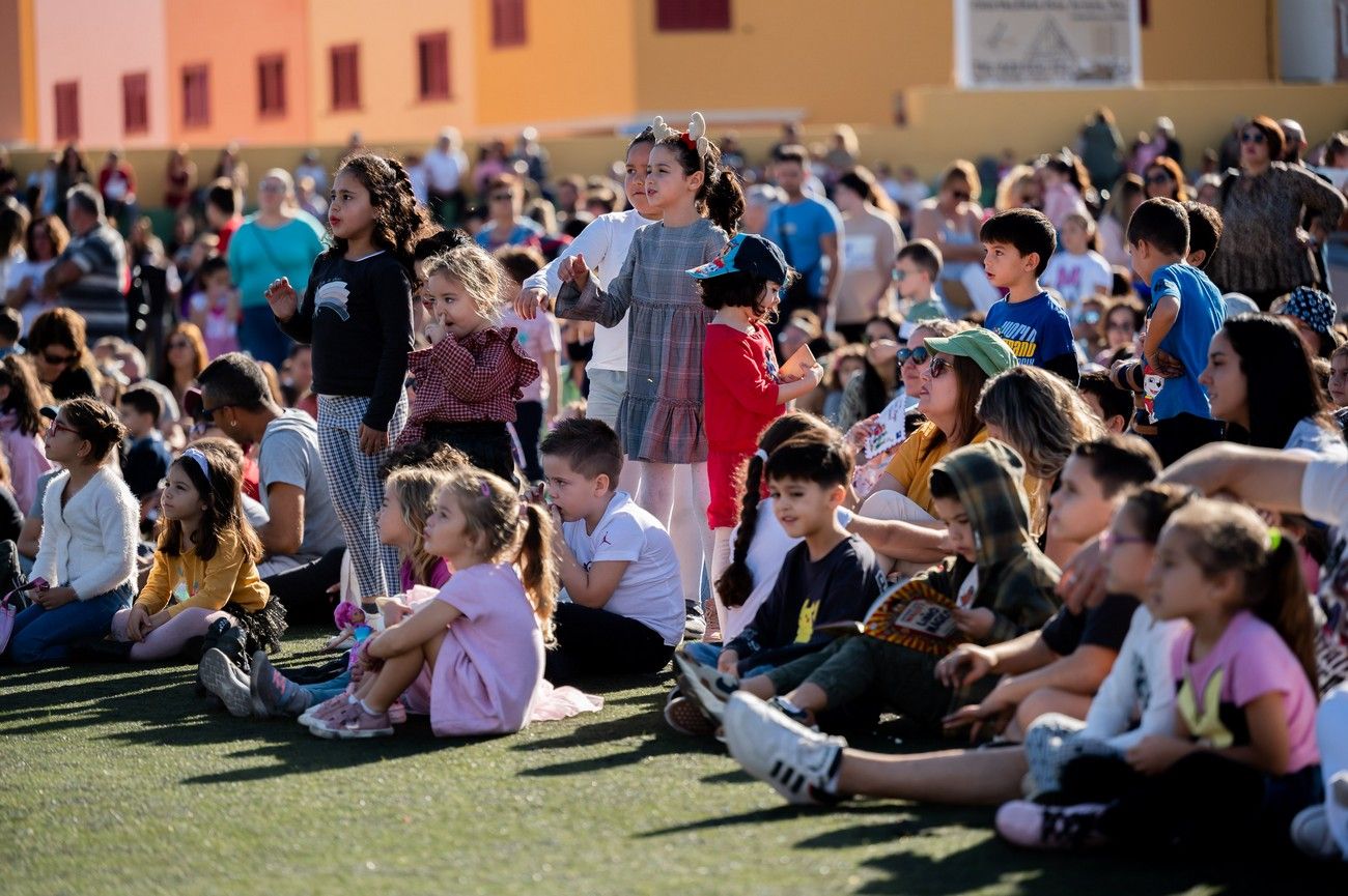 Miles de personas llenan de ilusión el Estadio de Barrial en la llegada de los Reyes Magos