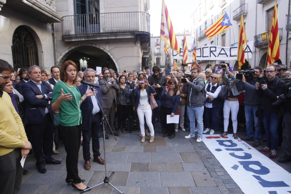 Unes 1.500 persones acompanyen Marta Madrenas a declarar