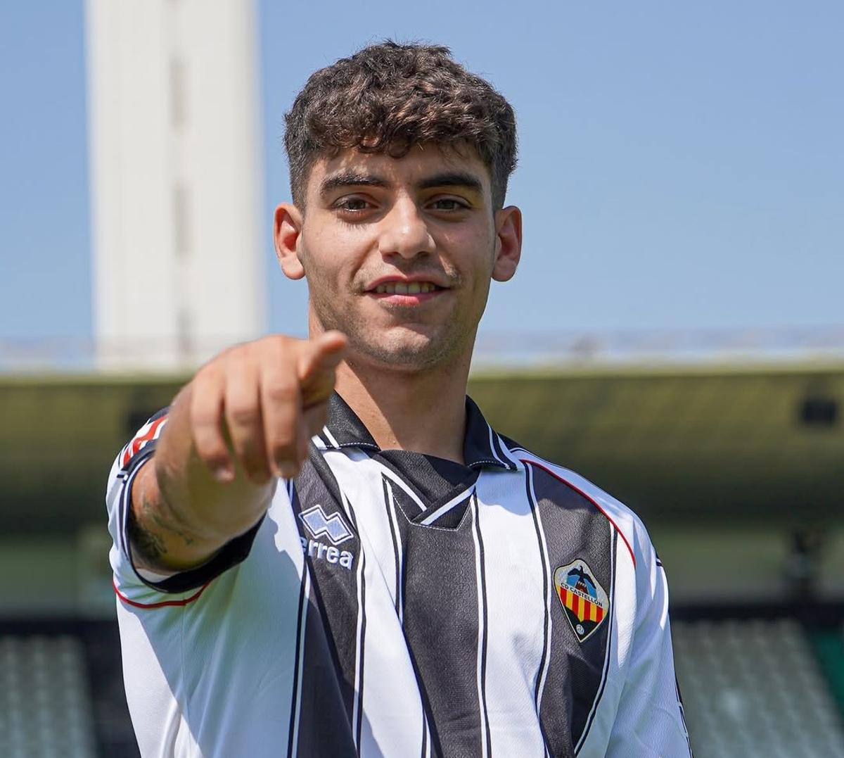 Tincho, con la camiseta del Castellón, al que llegó el pasado verano.