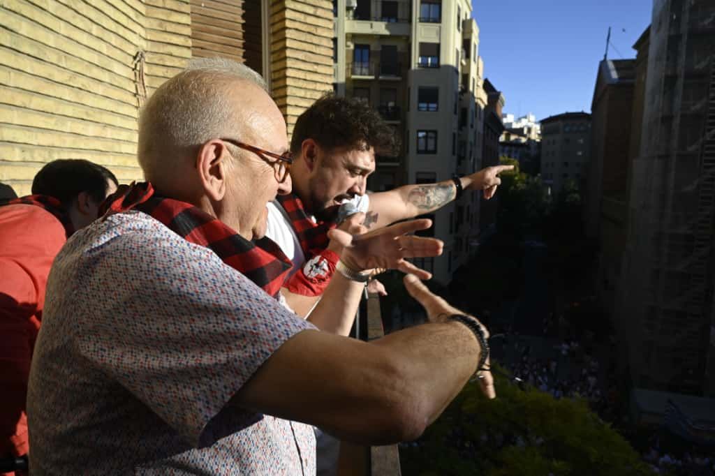 En imágenes | Primer día de las Fiestas del Pilar con las peñas y el pregón