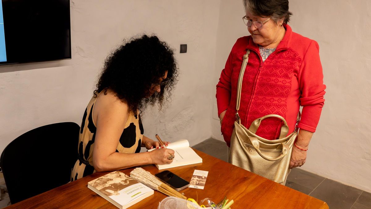 Personas de todas las edades celebran el IV Aniversario del Museo Agáldar