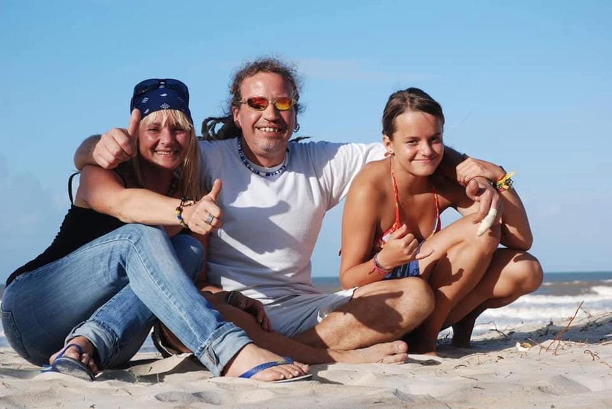Sind 2007 nach Brasilien ausgewandert: Kathrin Mermi-Schmelz mit Tochter Jessi und Thommy Schmelz.