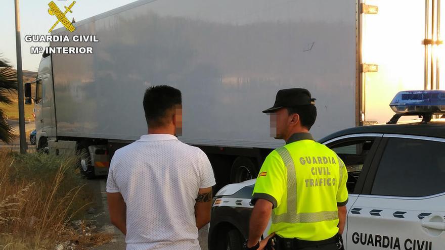 Dos camioneros pillados conduciendo bajo los efectos de las drogas