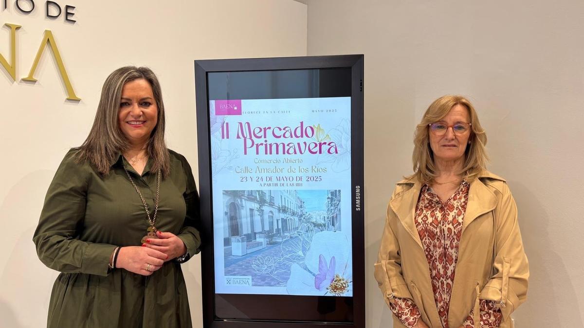 La alcaldesa de Baena, María Jesús Serrano, y la concejala de Comercio, Antonia Peña.