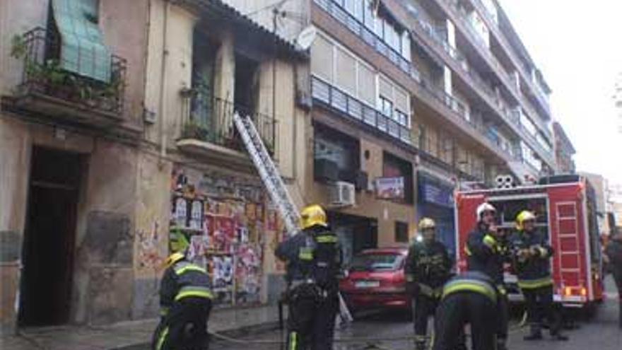 Los dos ancianos del incendio en Camino Llano reciben el alta